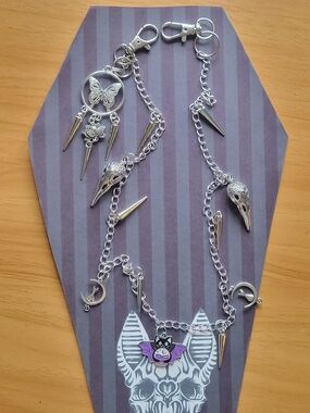 💀NEW💀 Raven Skull Buterfly Floral Bat  Wallet , Purse Chain